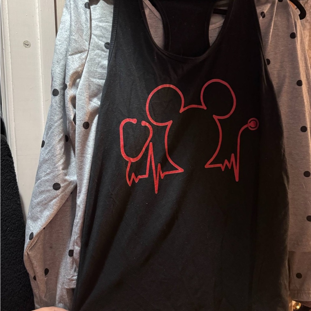 Disney Nurse/doctor graphic Tank Top XL